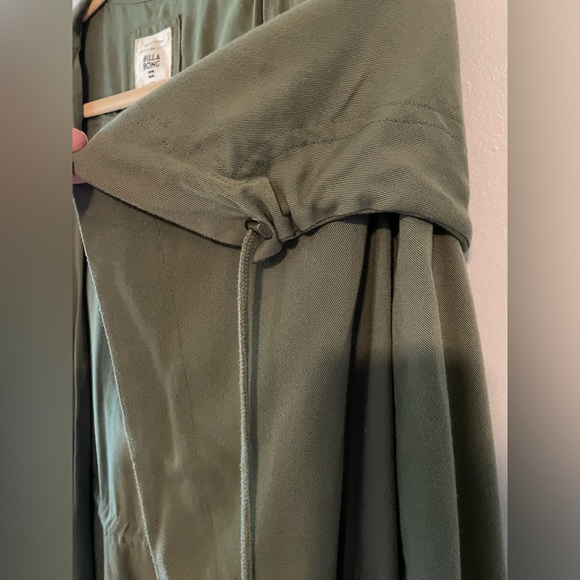 Billabong - Picture 5 of 8